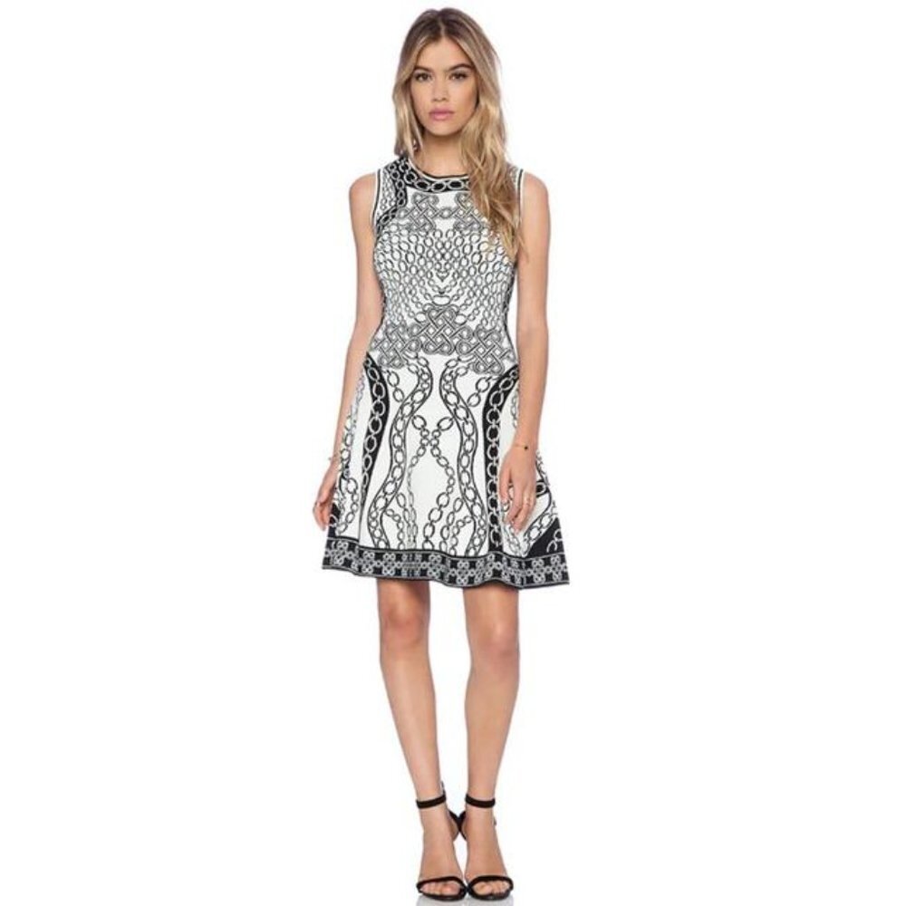 DVF Diane Von Furstenberg Ivory & Black Fit and Flare Scuba Dress Size S